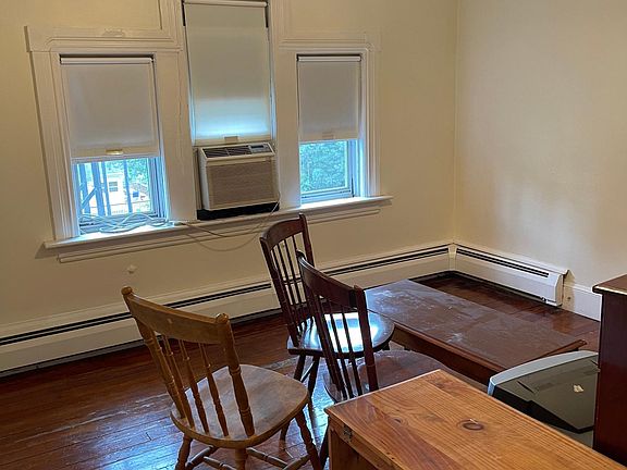 2nd image of 80 Kirkham St #3