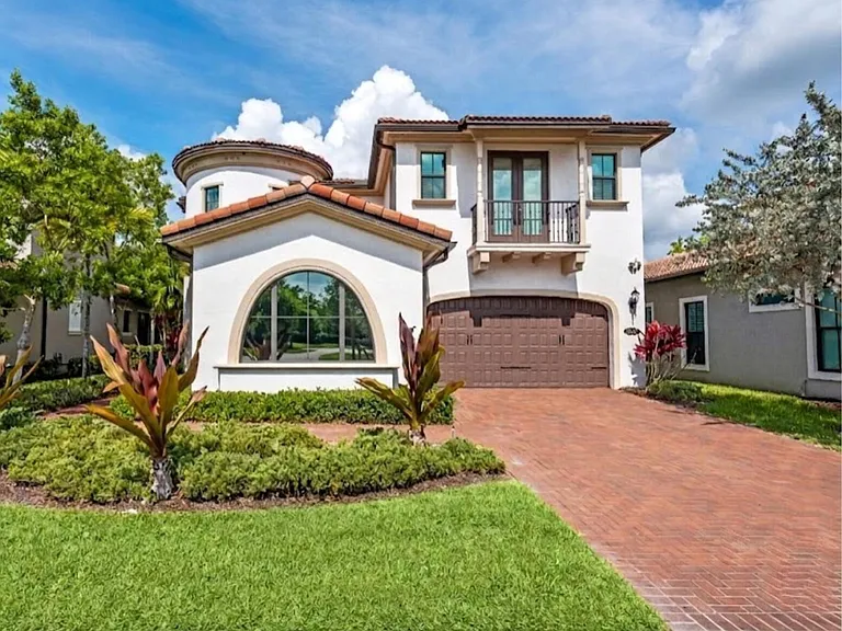 8845 Watercrest Cir W — Photo 1