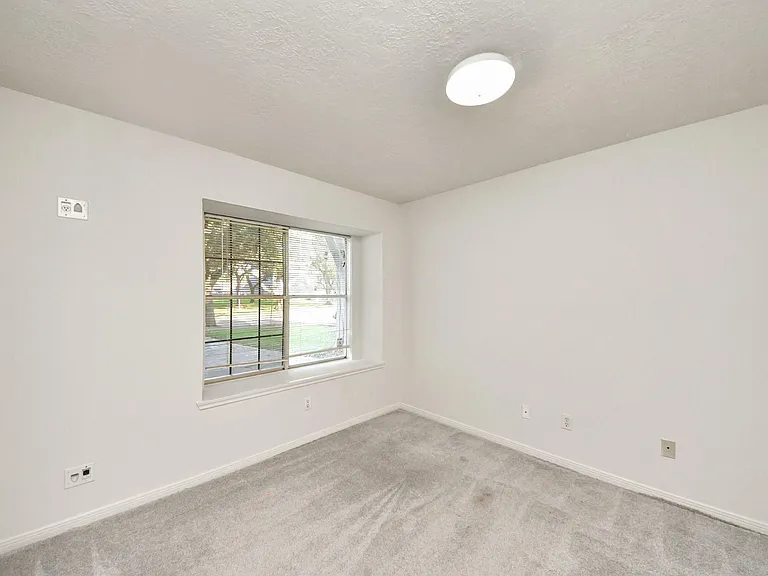 3611 Bee Bayou Ln — Photo 18