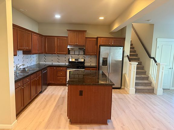 5th image of 4668 246th Ct SE