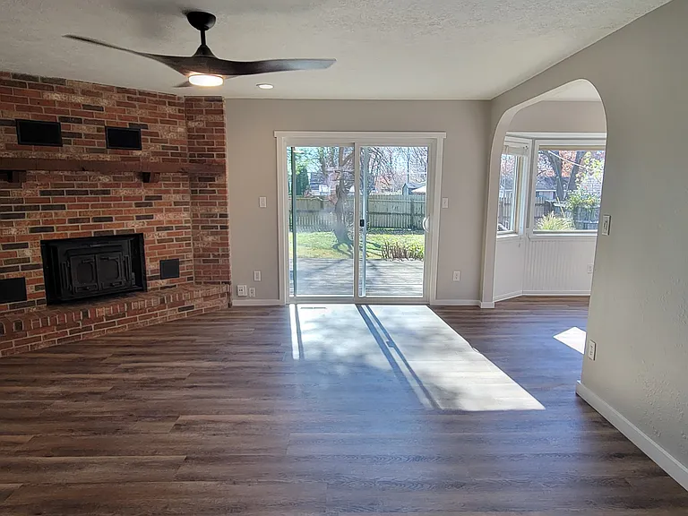 2804 E Linwood St — Photo 5
