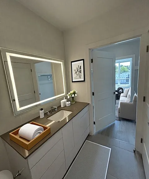 Residences at Sharon Gallery — Photo 87