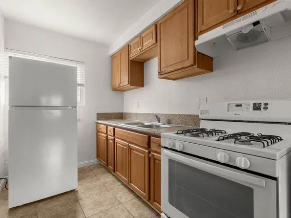 840 W Imperial, 840 W Imperial Hwy #22d38edca, Los Angeles, CA 90044
