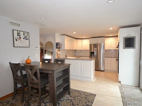 4th image of 43 College Hills Dr