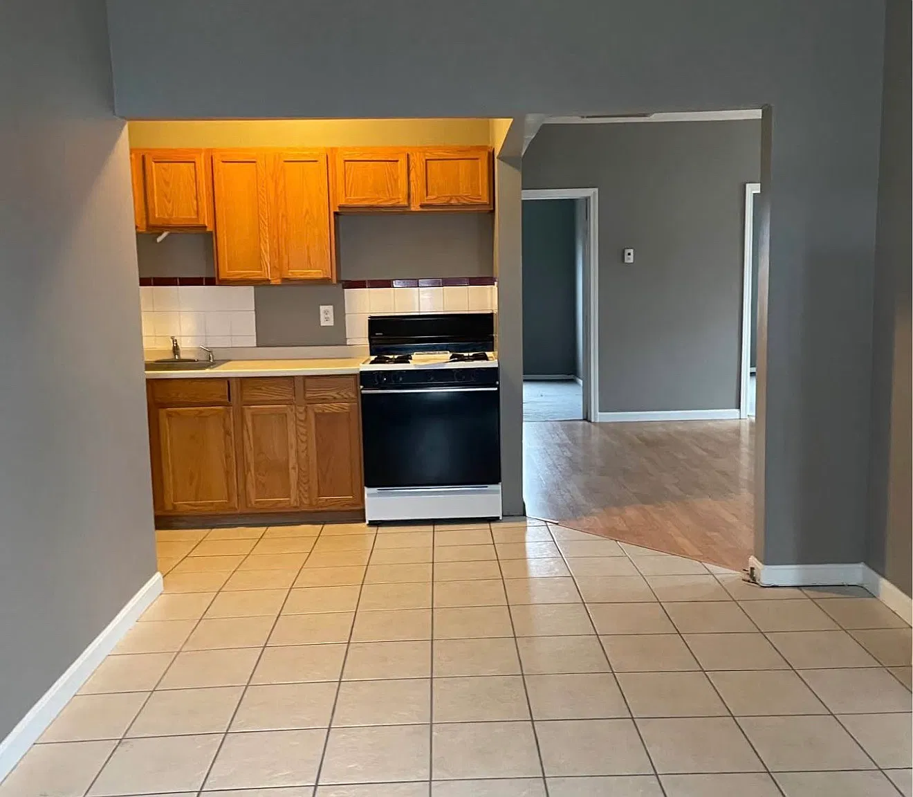 2 bed, 900 sqft, $1,400 — Photo 1