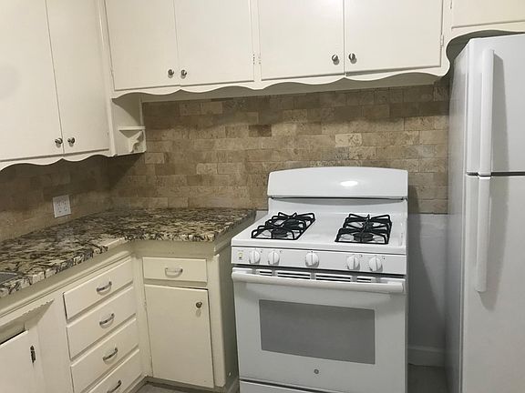 Kitchen - Granite Countertops