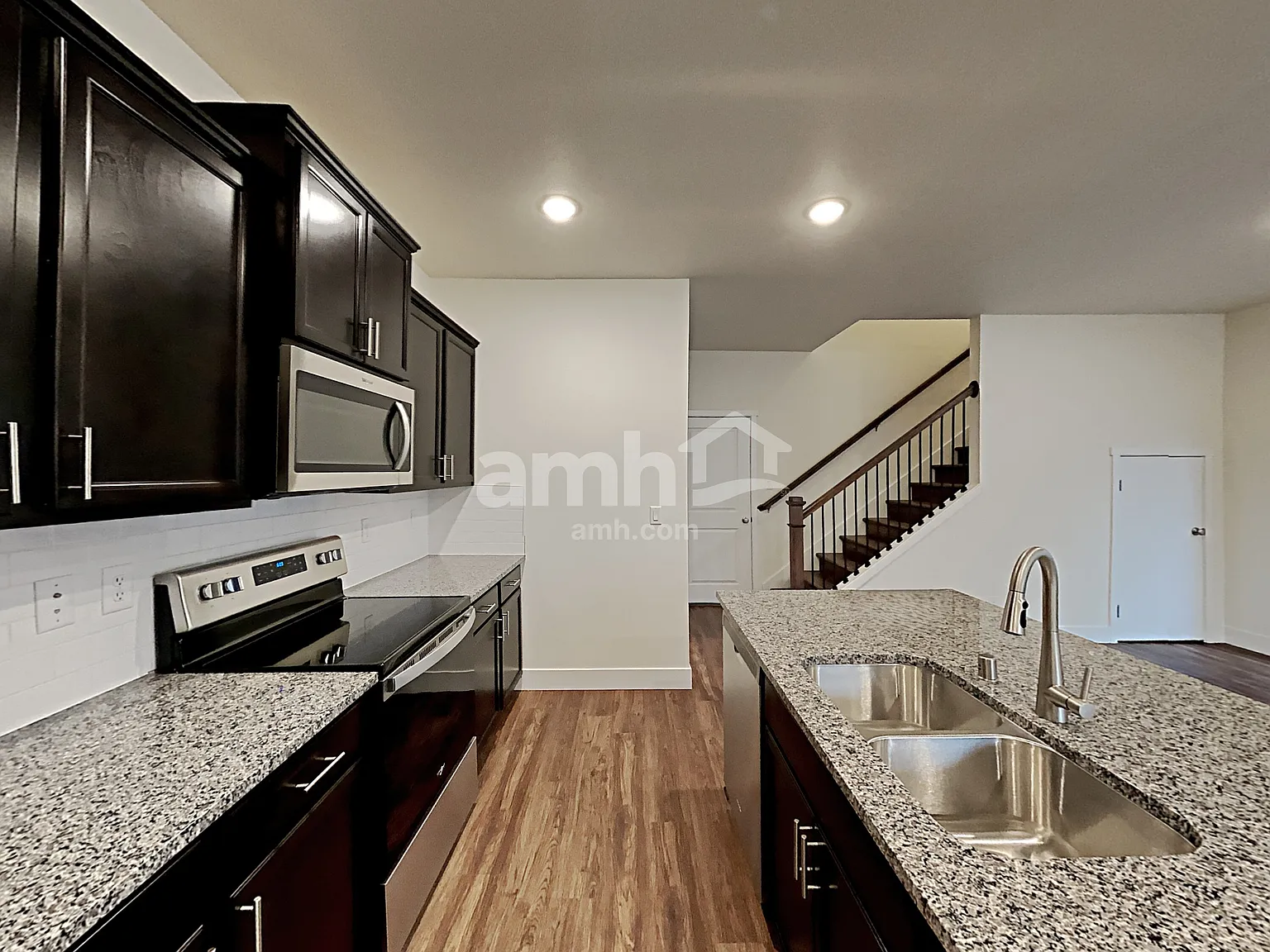 4 bed, 2.5 bath, 1709 sqft, $3,250 — Photo 4
