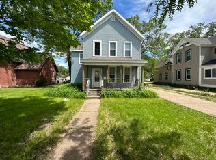 1008 6th St E, Menomonie, WI 54751