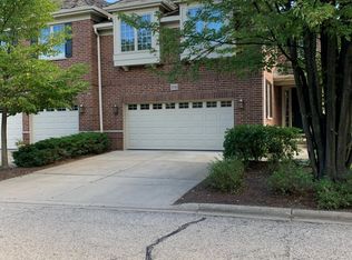 2156 Claridge Ln, Northbrook, IL 60062