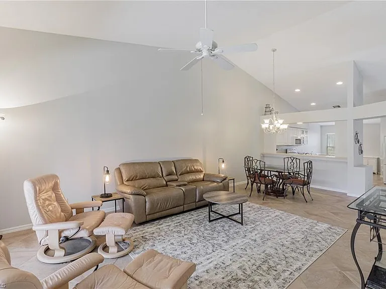 5502 Greenwood Cir #1 — Photo 15