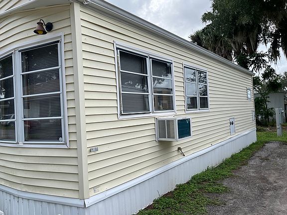2nd image of 142 N Apopka Ave #114