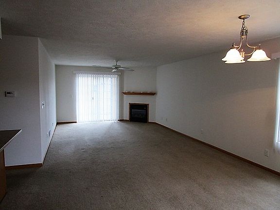 4th image of 928 Penny Ln #928