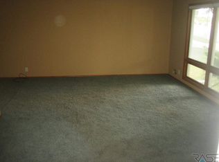 3017 S 7th Ave, Sioux Falls, SD 57105