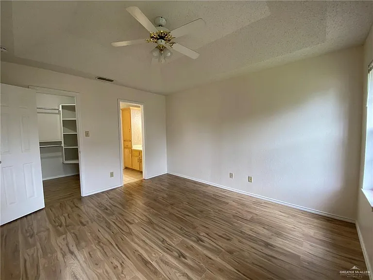 2132 W Iris Ave #2 — Photo 6