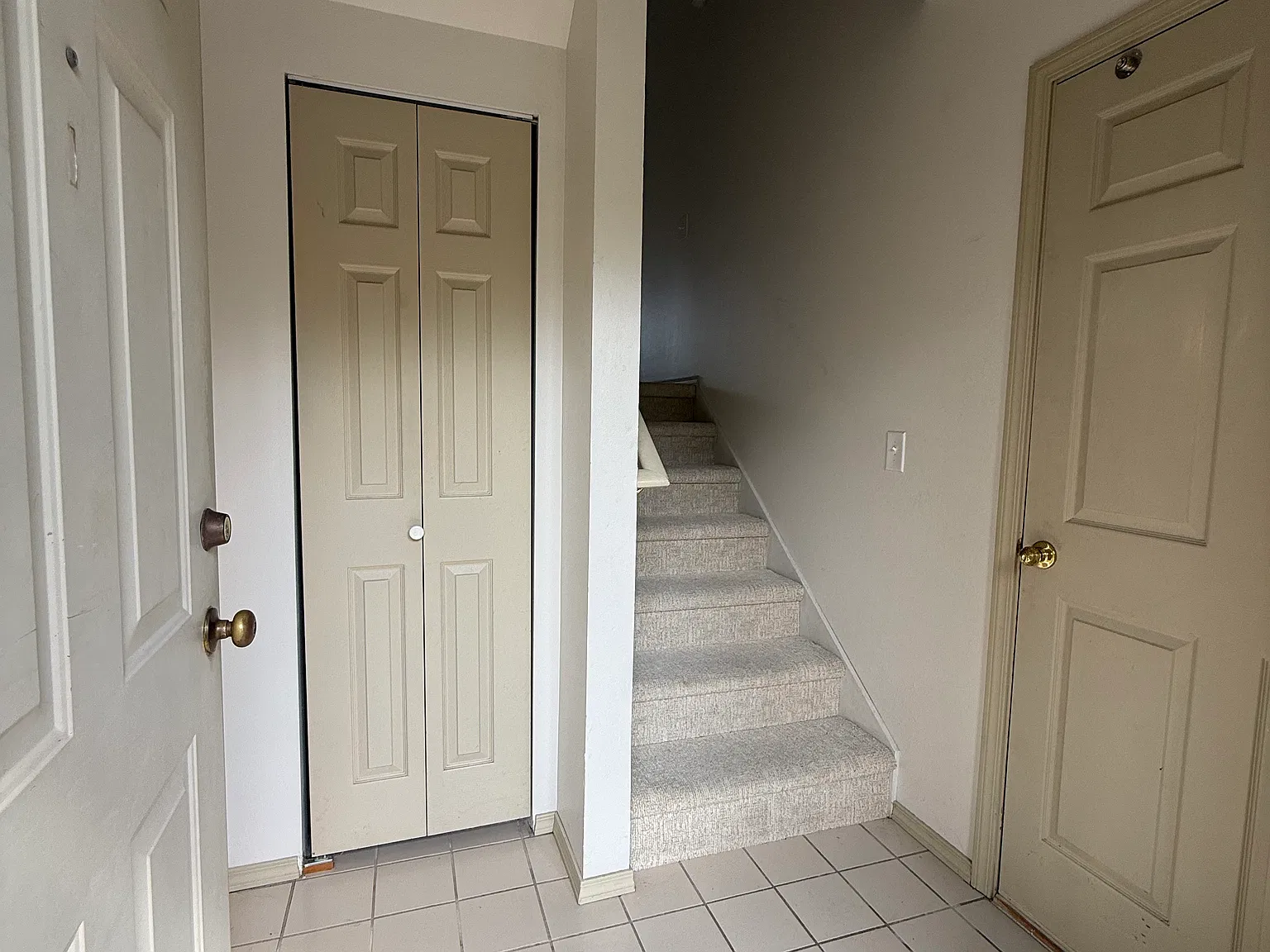 3 bed, 1000 sqft, $2,275 — Photo 2