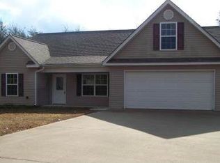 826 Sycamore Hill Ln, Clarkesville, GA 30523