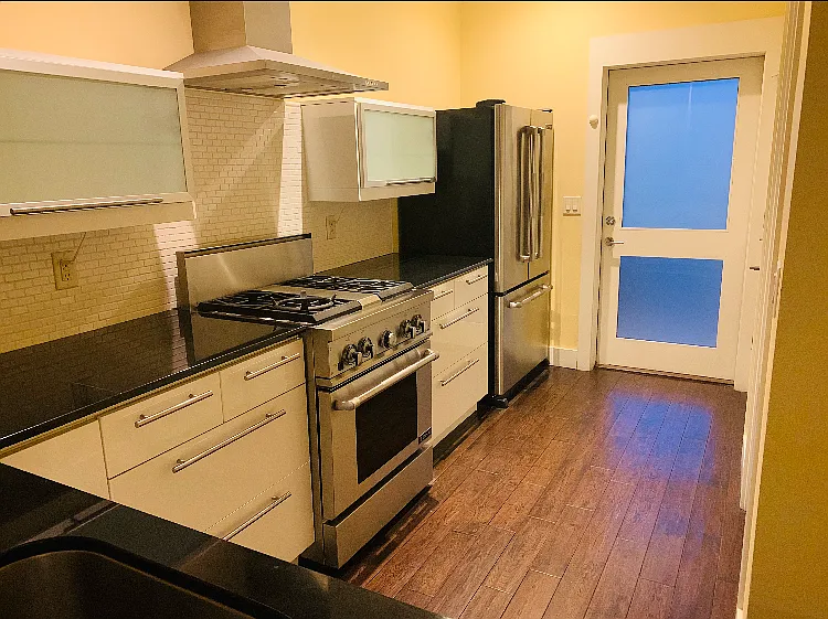515 G St #1-223 — Photo 8