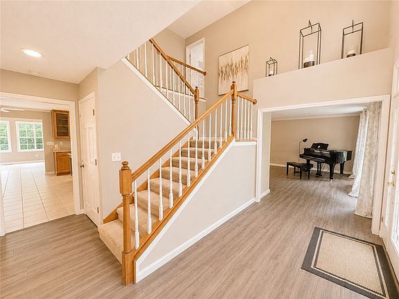 3rd image of 2347 Saratoga Pl