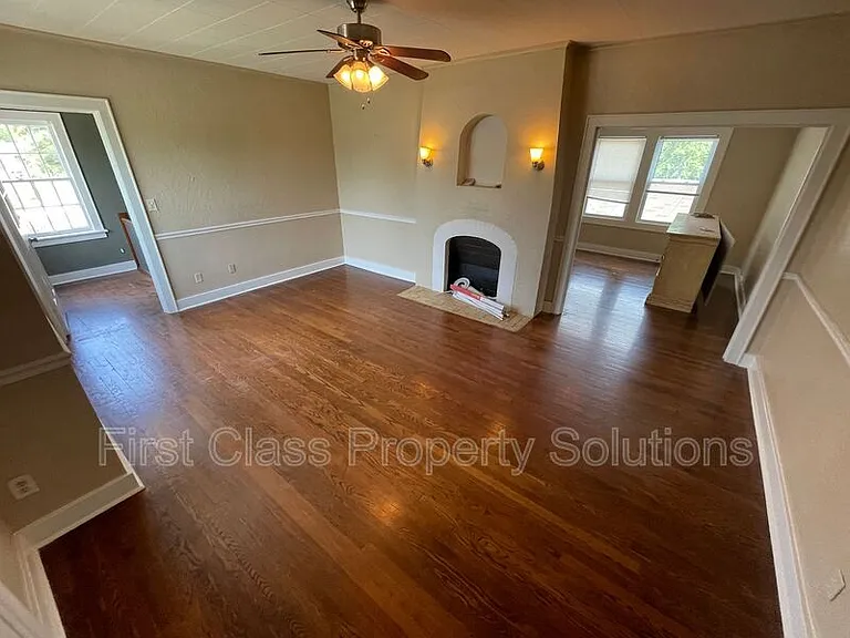3029 1/2 NW 12th St — Photo 3