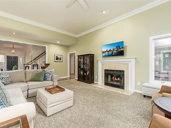 2nd image of 900 Eastchester Dr