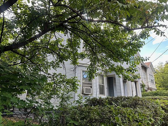 3rd image of 900-902 Chancellor Ave