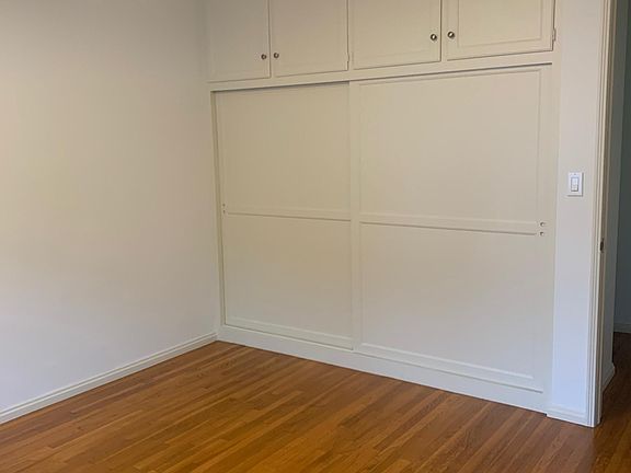 4th image of 4502 Whitsett Ave #2