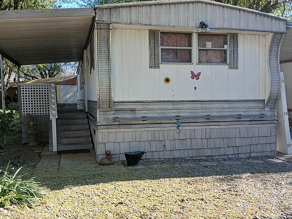 2nd image of 11705 Parey Ave Unit 9