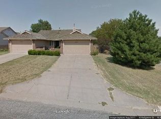 4802 N Hedgerow St, Wichita, KS 67220