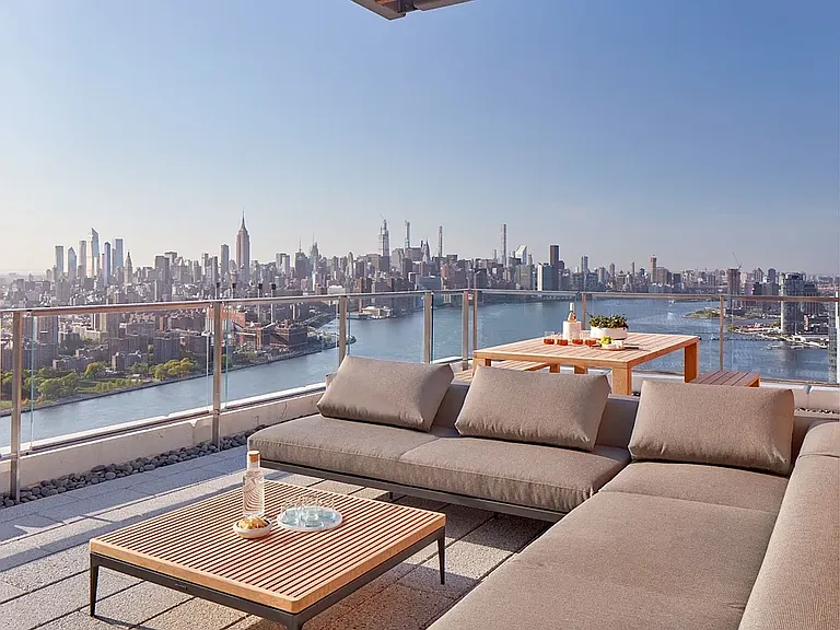 1 S 1st St #Penthouse 1G — Photo 7