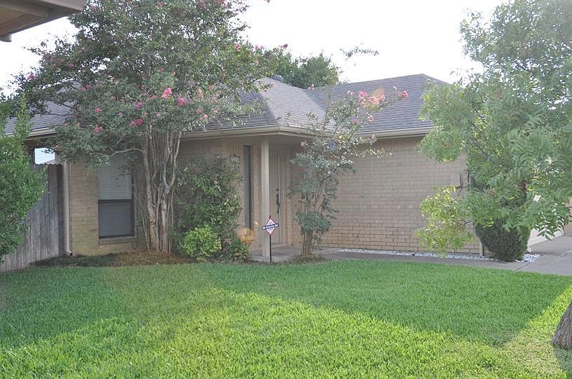 1st image of 2216 Rockwood Dr