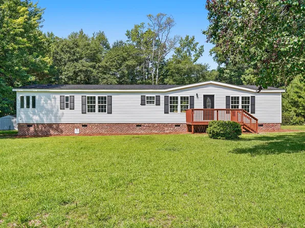 110 Brookside Ln, Four Oaks, NC 27524