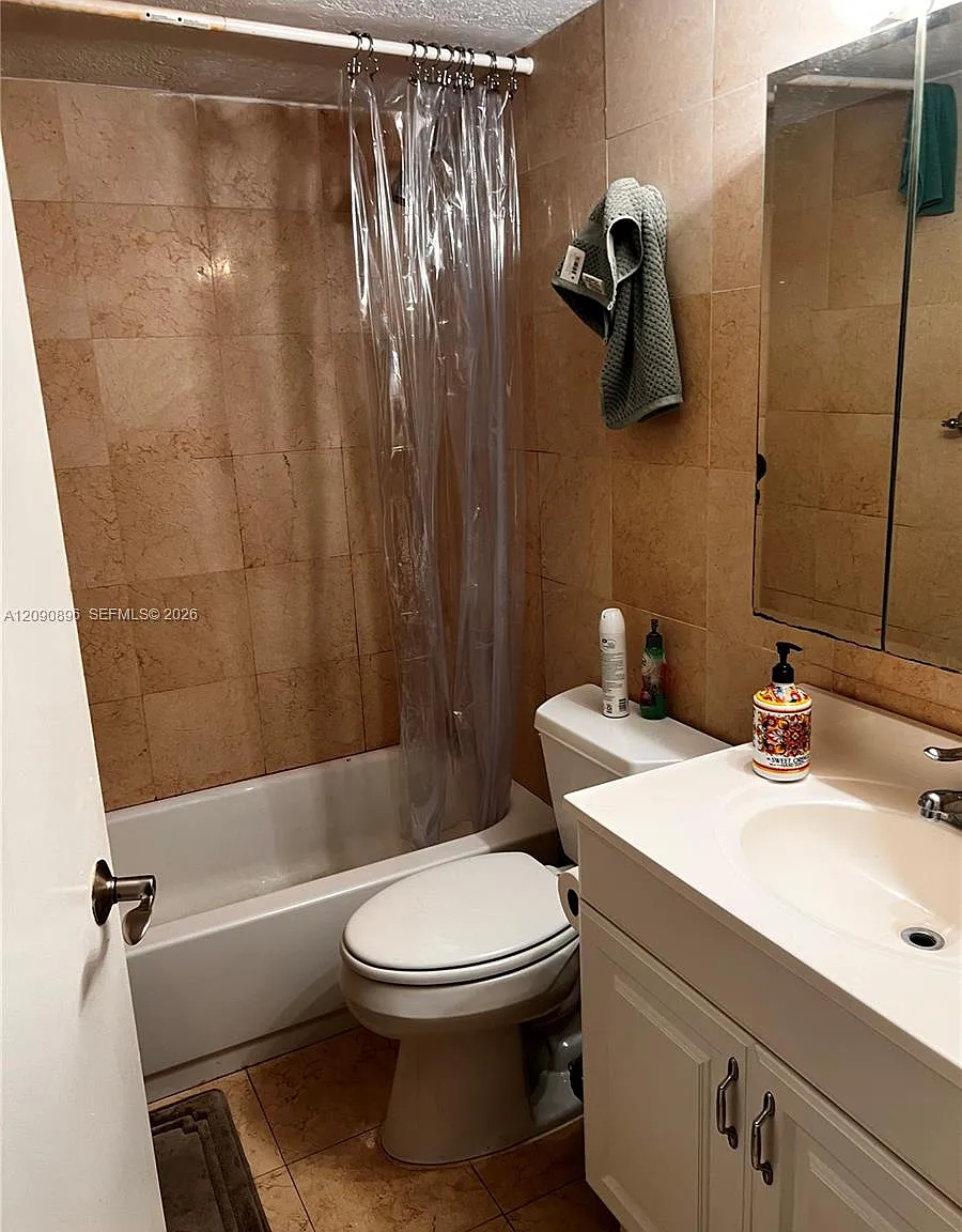 Palm Gardens Condo — Photo 3