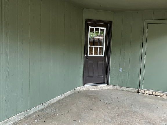 2nd image of 503 Bobbies Cir