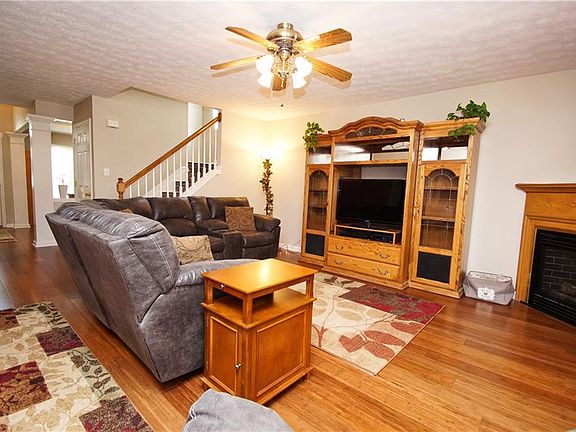 5th image of 382 Windham Ct