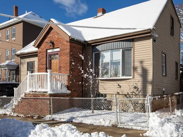 185 Mott St, Fall River, MA 02721