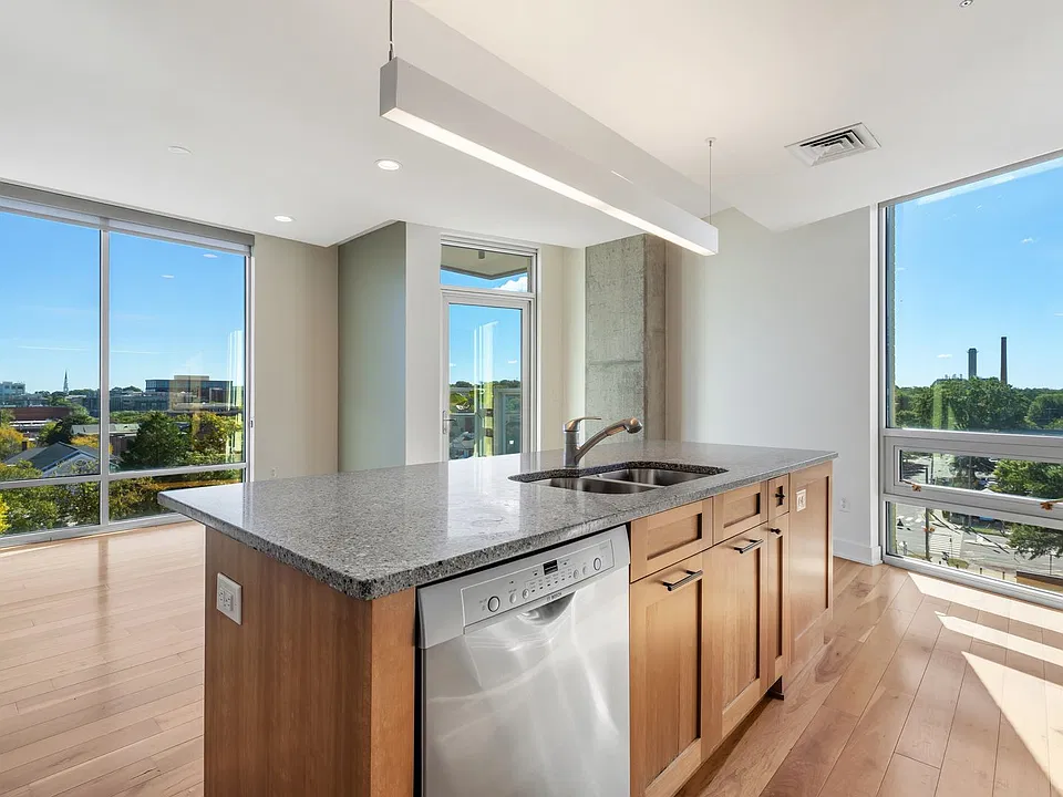 601 W Rosemary #604