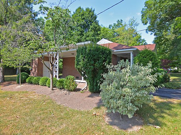 5th image of 515 Greenbrier Ave
