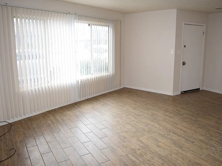 6049 Northcrest Cir #3 — Photo 8