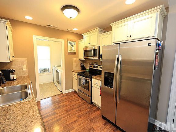 4th image of 23 Shetland Ln