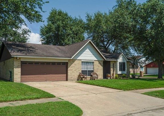 2nd image of 2613 Garrett Blvd