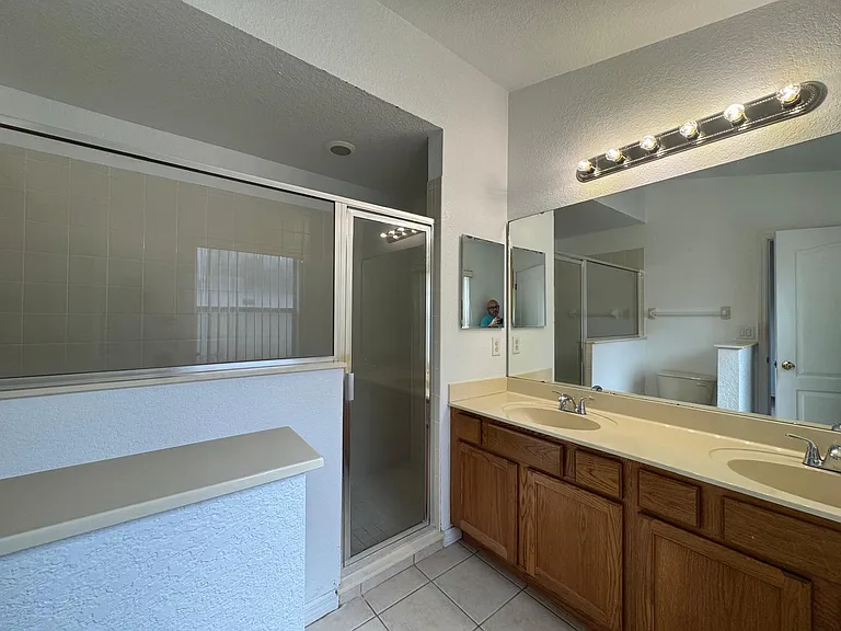 1536 N Hampton Dr — Photo 13