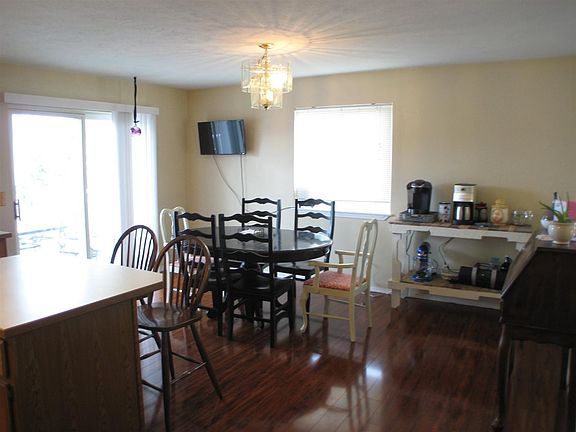 4th image of 1213 N Wright Blvd