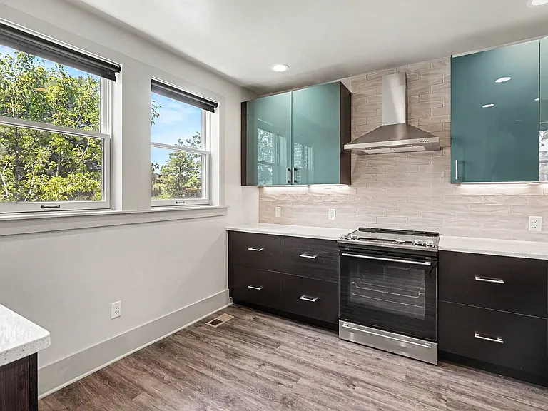 2531 Curtis St #2 — Photo 14