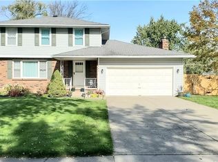 441 Colonial Dr, Grand Island, NY 14072