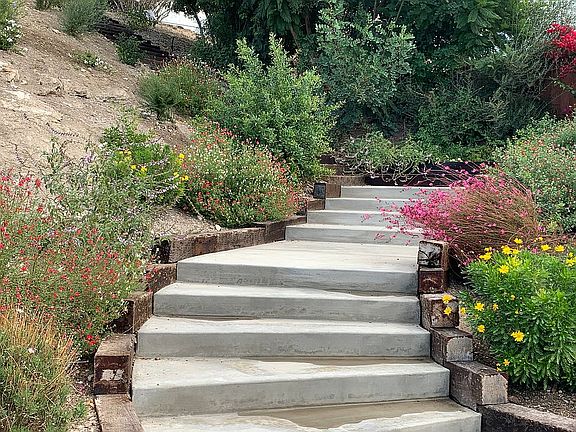 4th image of 2331 La Granada Dr