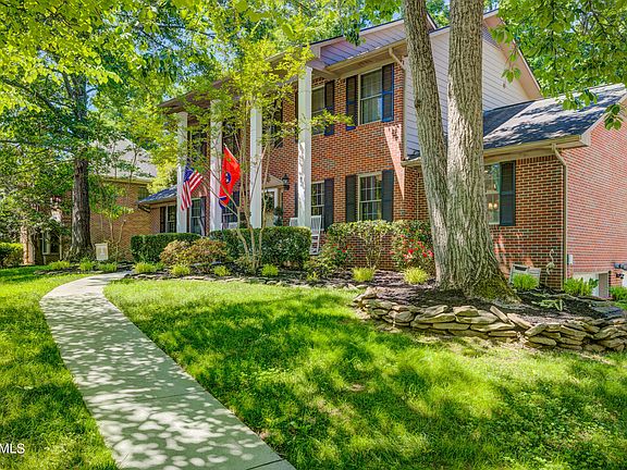3rd image of 605 Summit Lake Ct