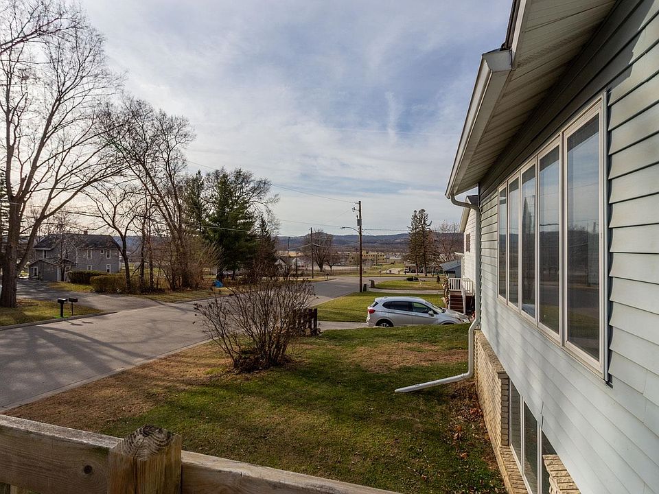 515 Pennsylvania St, Cassville, WI 53806 Zillow
