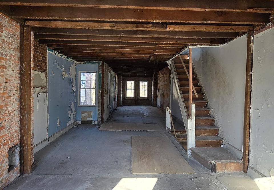 2nd image of 4127 Parrish St
