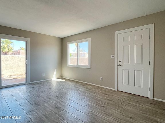3rd image of 1426 N 54TH Avenue