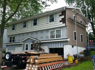 227 McDivitt Ln, Mukwonago, WI 53149